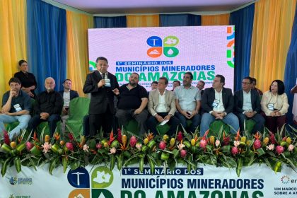 Deputado Sinésio Campos defende novas oportunidades econômicas para o  Amazonas, durante seminário