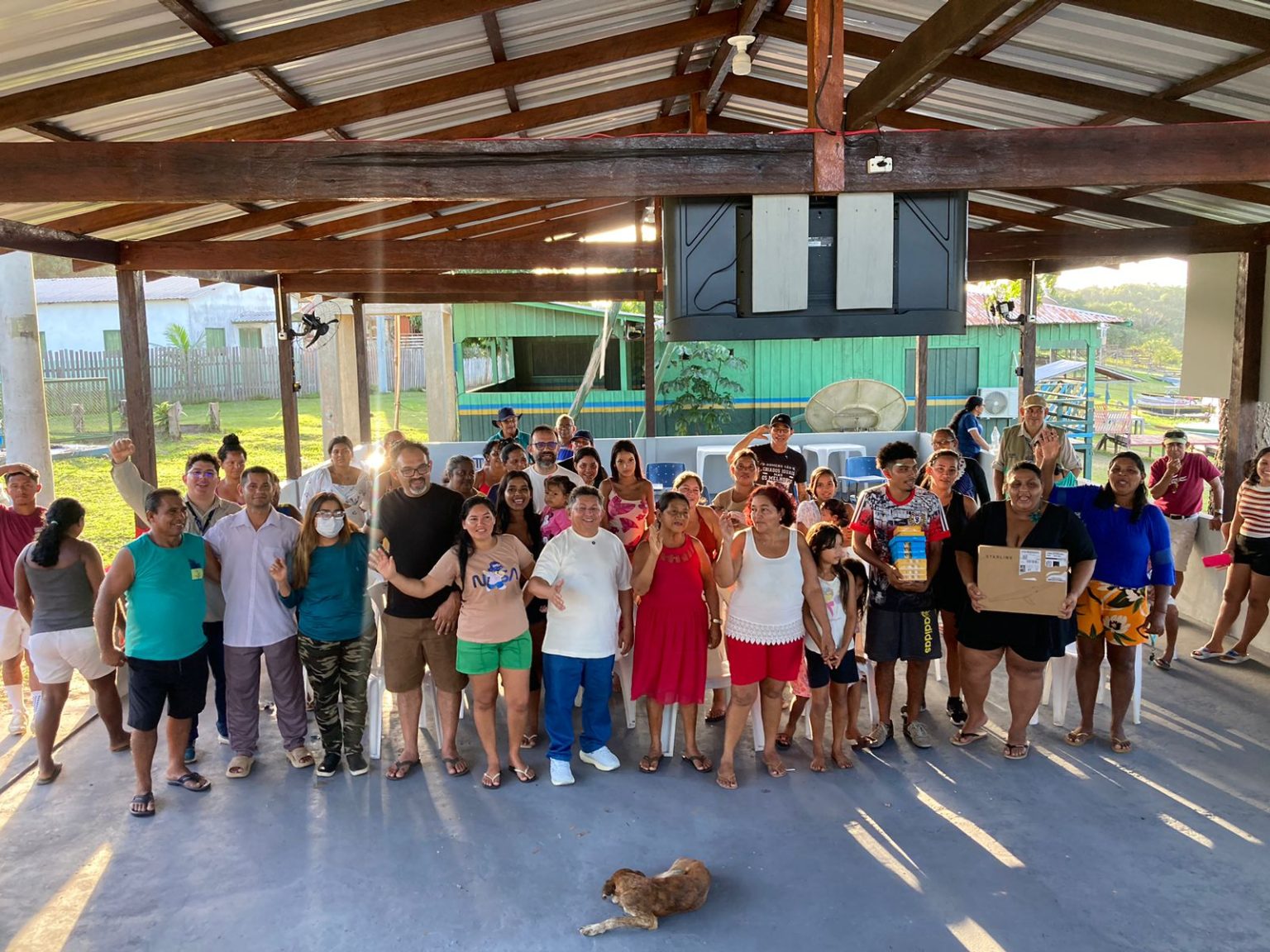 Emenda de Sinésio Campos leva energia solar e reforma centro comunitário em reserva sustentável de Iranduba