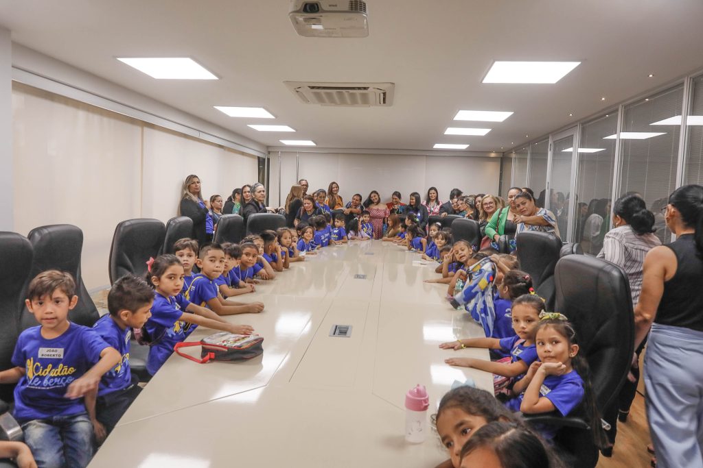 Escola do Legislativo terá programação com curso, eleição do Parlamento Jovem e Cidadão de Berço na próxima semana