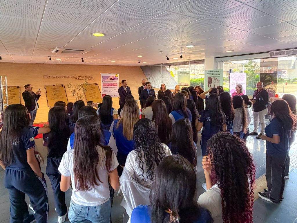 Fenapred leva ações de conscientização sobre saúde feminina no Março Lilás