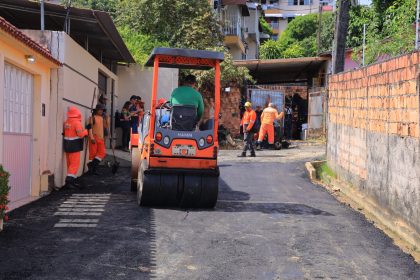 Prefeitura avança com obras de drenagem e asfalto no Aleixo
