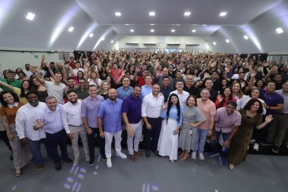 David Almeida dá boas-vindas a mil novos servidores da educação e reforça avanço histórico da rede municipal de Manaus