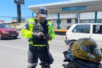 Prefeitura autua 47 condutores e remove veículos