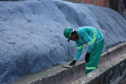 PMM avança com obra de contenção na avenida Mário Ypiranga