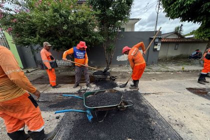 Prefeitura de Manaus avança com serviço de recuperação asfáltica