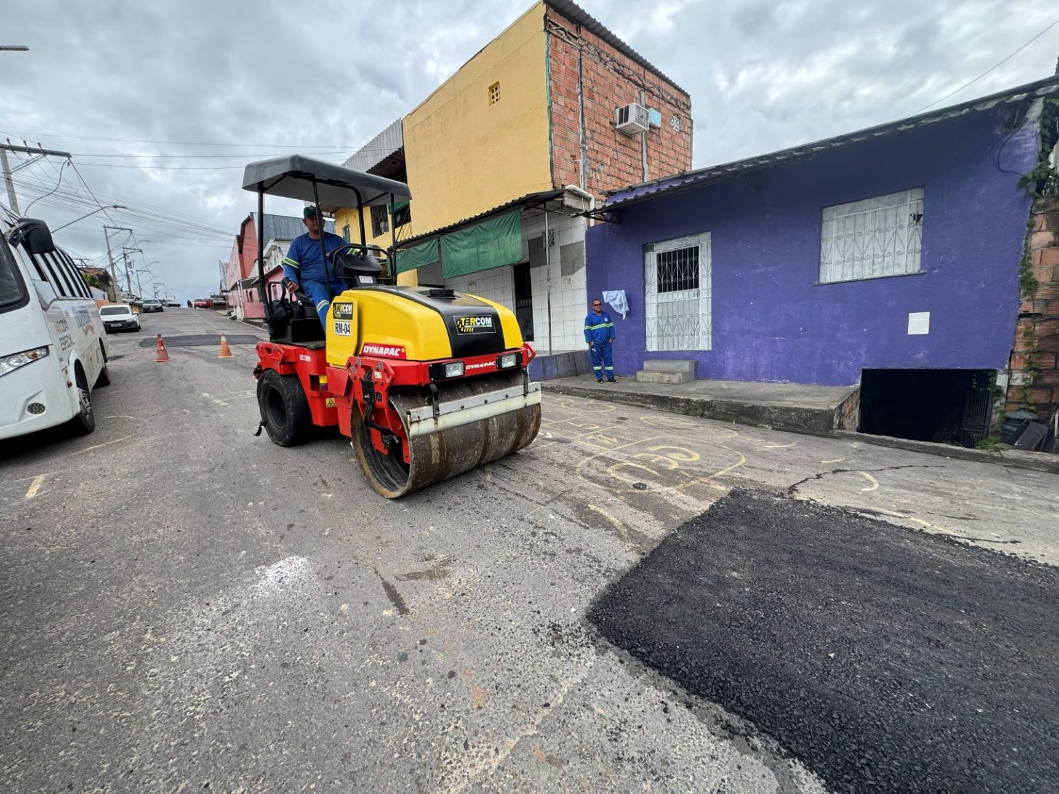 Prefeitura de Manaus intensifica recuperação asfáltica na avenida Japurá