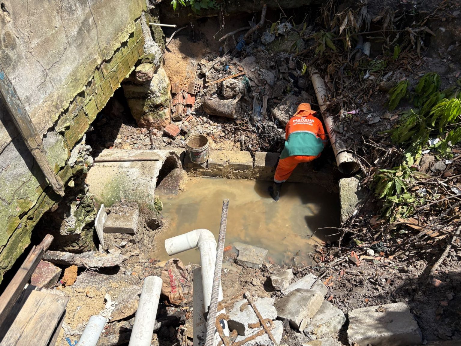 Prefeitura intensifica recuperação de drenagem no Coroado