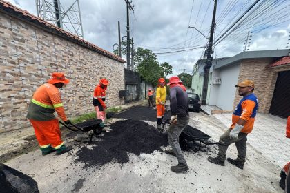 PMM realiza ações simultâneas de infraestrutura no bairro Flores
