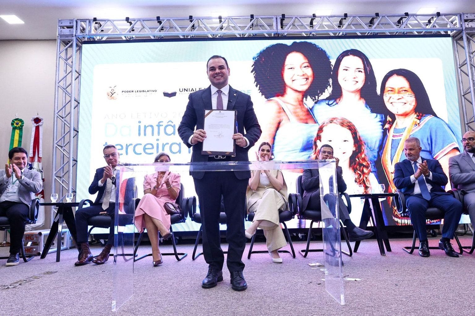 Presidente Roberto Cidade inicia processo de regulamentação da Escola do Legislativo, no Conselho de Educação, para ofertar cursos de pós-graduação