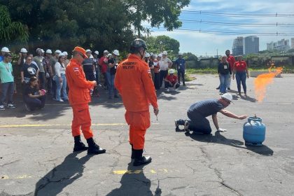 Treinamento de brigada de incêndio para servidores da Semsa