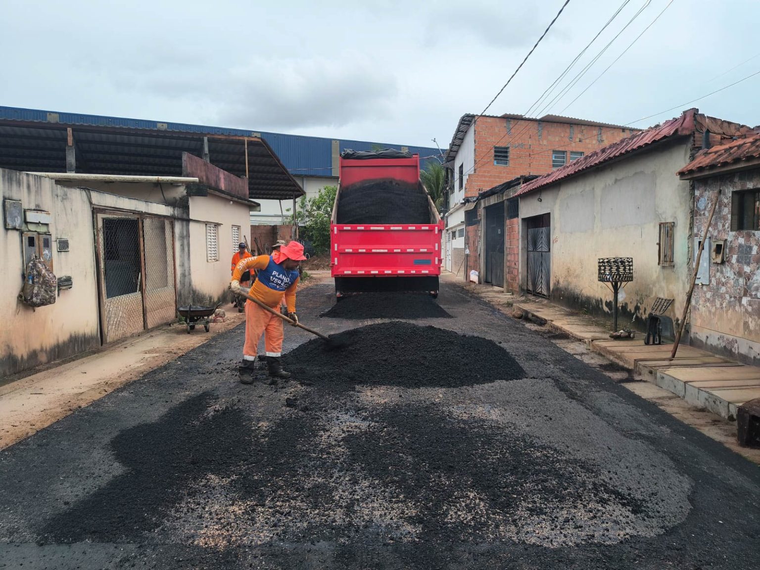 Prefeitura de Manaus recupera rua na comunidade Parque São Pedro e melhora mobilidade no Tarumã