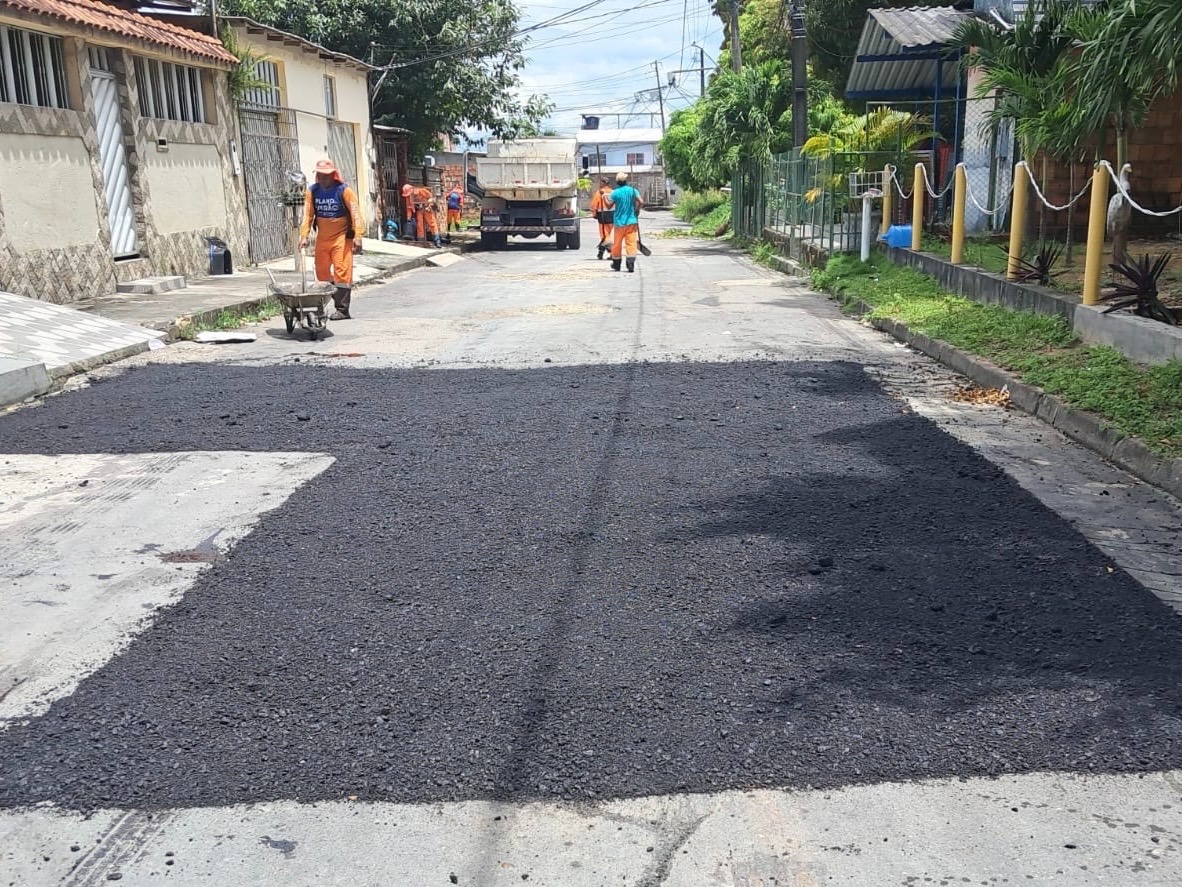 Prefeitura acelera recuperação asfáltica no bairro Cidade Nova