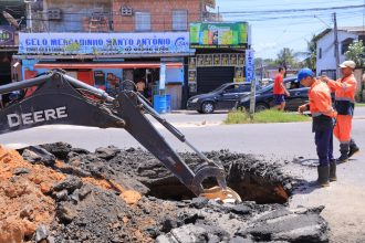 Prefeitura recupera drenagem na avenida 7 de Maio