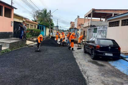 Prefeitura intensifica recuperação asfáltica no Gilberto Mestrinho