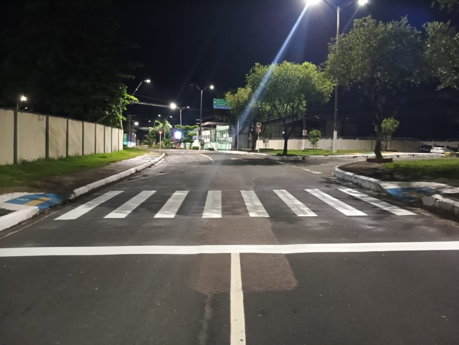 Sinalização viária em diversos pontos da cidade