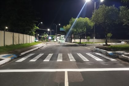 Sinalização viária em diversos pontos da cidade