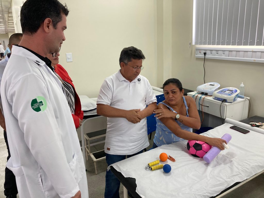 Sinésio Campos garante meio milhão de reais em emendas para hospital público e ajuda a melhorar atendimento de mais de 148 mil pacientes no Amazonas