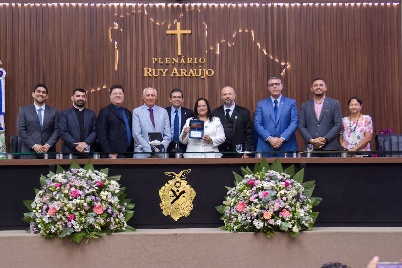Faculdade La Salle Manaus é homenageada na Aleam pela elevação a Centro Universitário