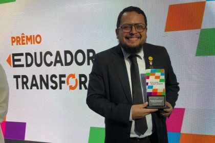 Diretor da prefeitura vence Prêmio Educador Transformador