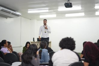 Cursos de ‘Criação de Websites’ e ‘Operador de Computador’