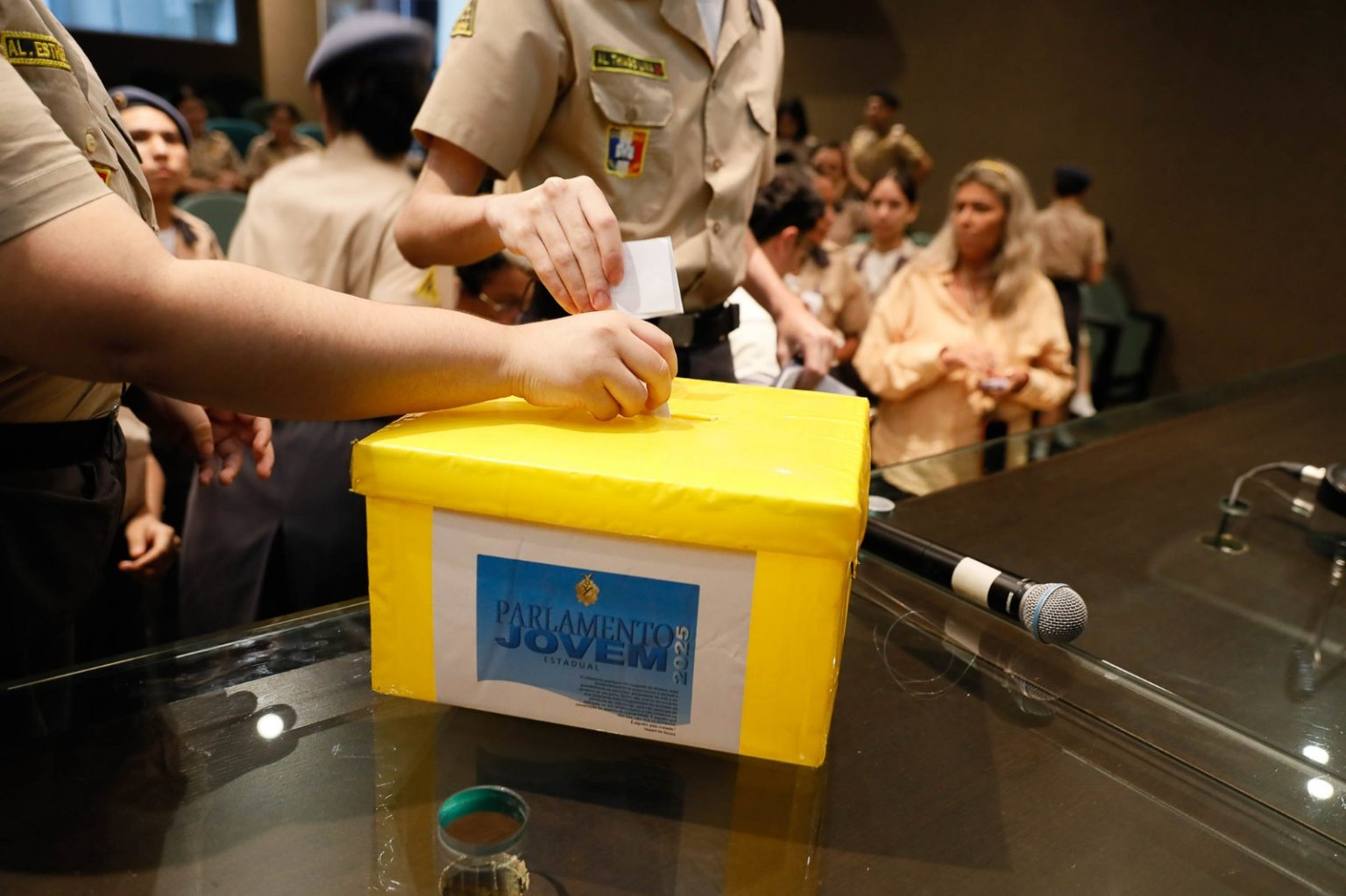 Assembleia Legislativa do Amazonas incentiva a participação de estudantes na política no Programa Parlamento Jovem