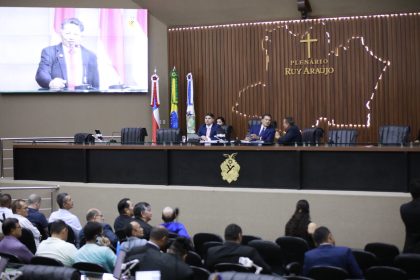 Deputados destacam investimentos no esporte, qualificação profissional e desafios econômicos durante Sessão Ordinária