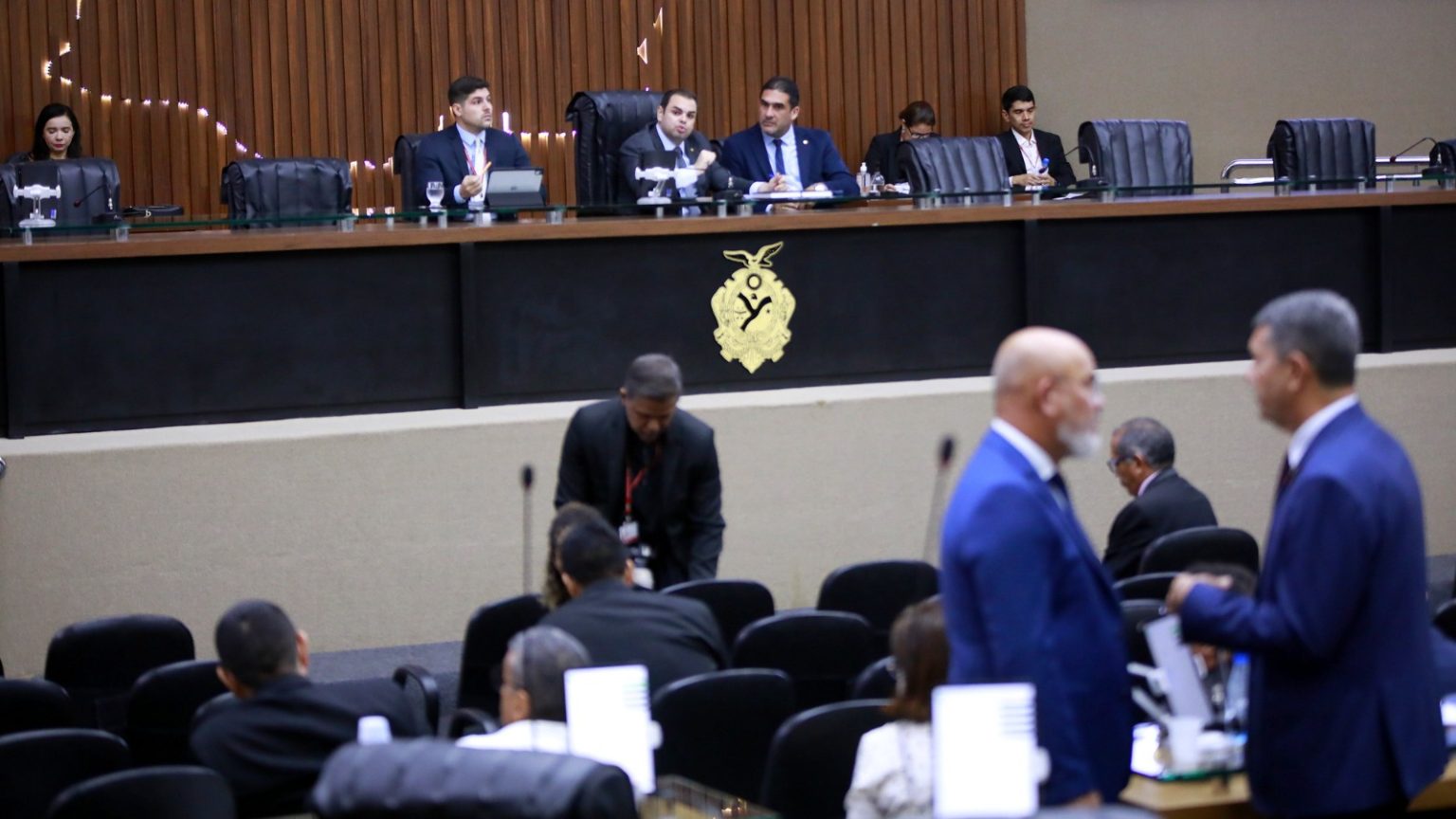 Sessão na Assembleia Legislativa destaca ações de saúde e educação no interior do Amazonas