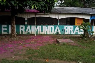 David anuncia o fim das escolas de madeira na zona rural