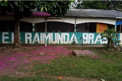 David anuncia o fim das escolas de madeira na zona rural