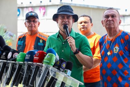 Prefeito David Almeida entrega nova etapa do cemitério vertical