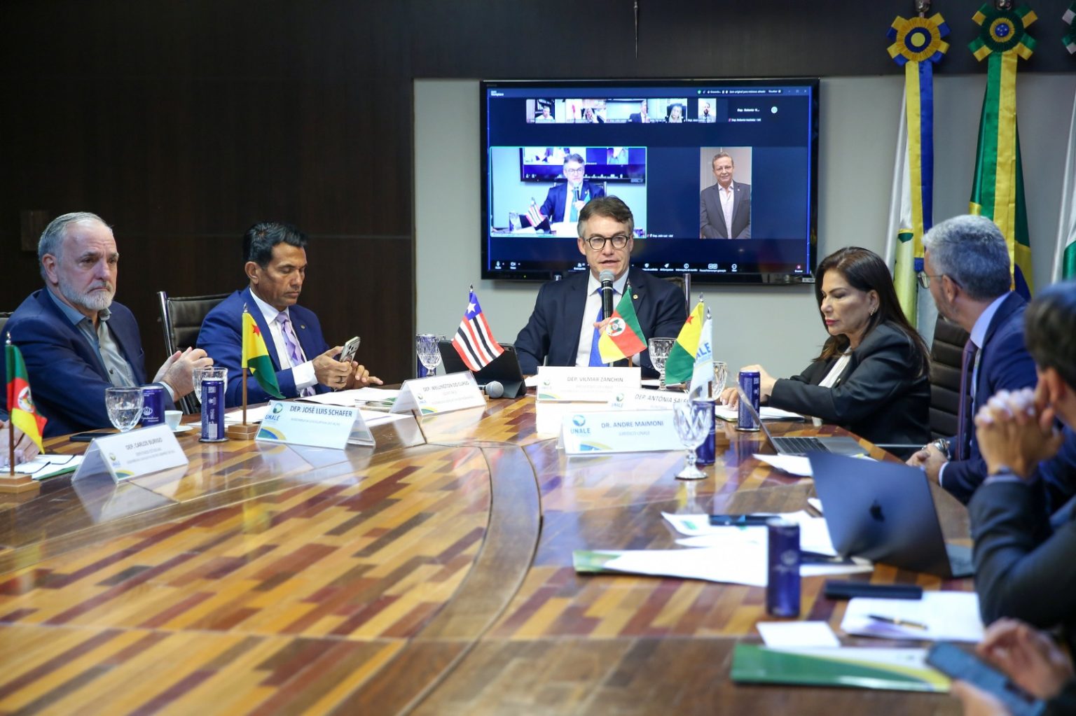 Adjuto Afonso participa de Assembleia Geral Extraordinária da Unale e reforça articulação nacional