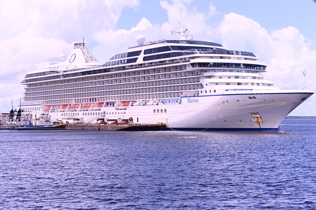 Cruzeiro MS Marina chega ao porto de Manaus e fortalece economia local