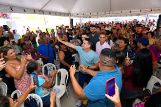 Prefeito David Almeida avança na redução do déficit habitacional