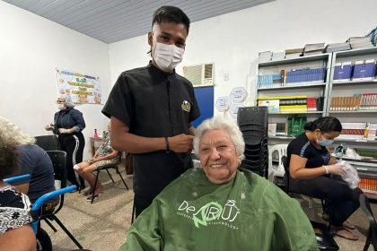 Ação de embelezamento para idosas residentes da FDT