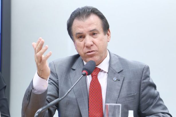 Comissão debate com ministro Luiz Marinho fim da escala 6×1 e redução da jornada de trabalho