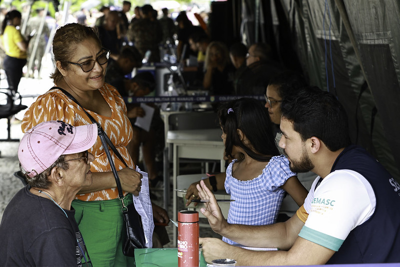 PMM leva serviços essenciais à população na Ponta Negra