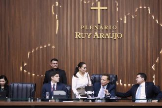 Projetos de lei voltados à proteção de pacientes, autonomia feminina e direitos da pessoa idosa tramitam na Aleam