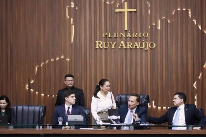 Projetos de lei voltados à proteção de pacientes, autonomia feminina e direitos da pessoa idosa tramitam na Aleam