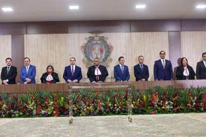 Adjuto Afonso participa da posse de novos juízes e destaca fortalecimento da Justiça no Amazonas