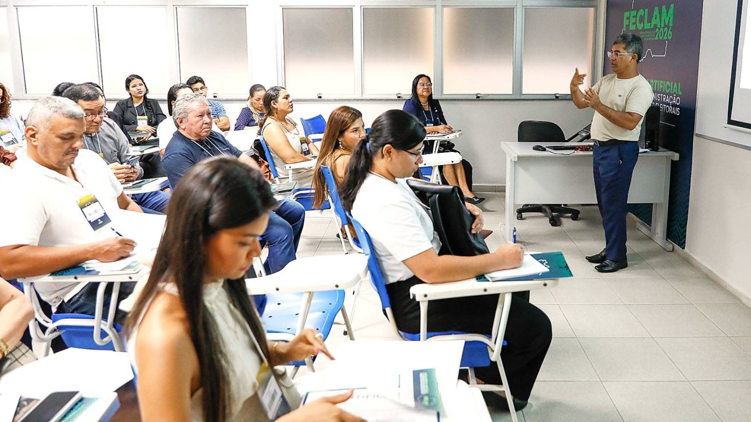 Aleam apresenta produção legislativa que fortalece o uso da Libras na sociedade