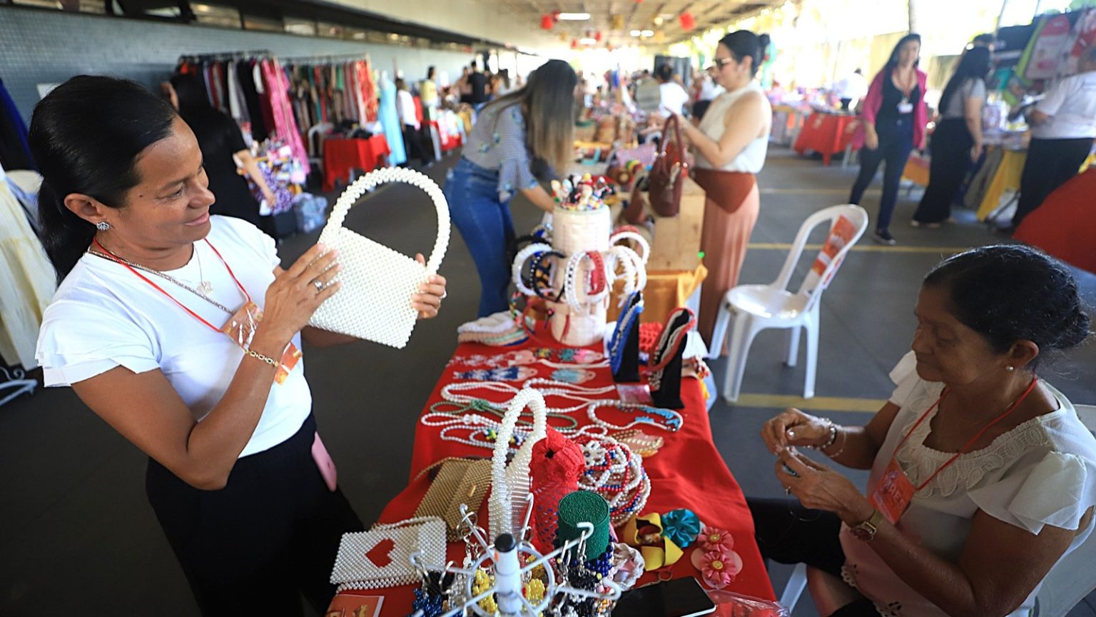Bazar do Dia das Mães encerra com recorde de 85 expositores e sucesso de vendas na Aleam