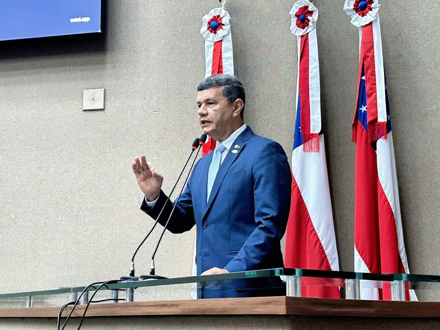 Comandante Dan rebate ação contra BR-319 e defende pavimentação com controle ambiental e presença do Estado