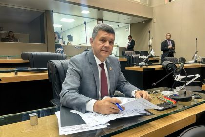 Comandante Dan  solicita cumprimento de leis com foco no fim da custódia de presos em delegacias