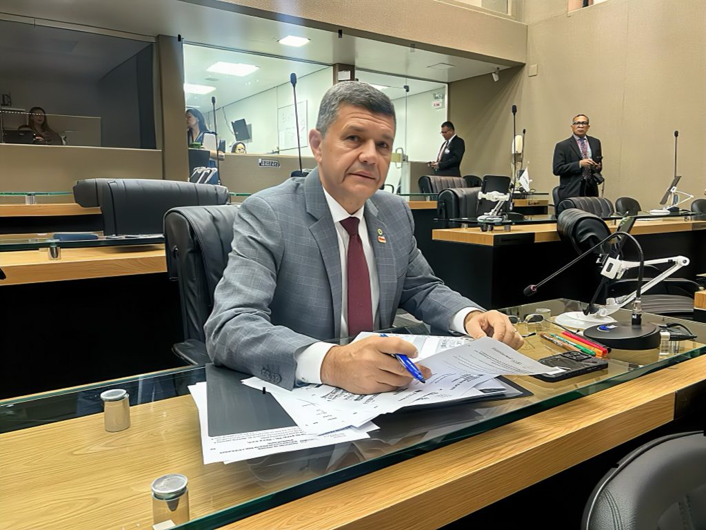 Comandante Dan  solicita cumprimento de leis com foco no fim da custódia de presos em delegacias