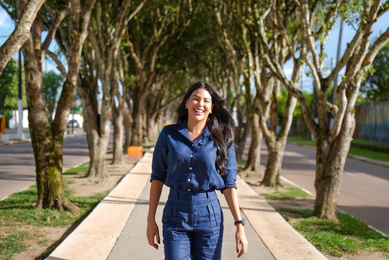 Deputada Mayra Dias reforça atuação em Itacoatiara durante os 152 anos do município