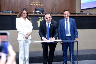 Deputado Adjuto Afonso assume a presidência da Aleam em novo cenário político no Amazonas