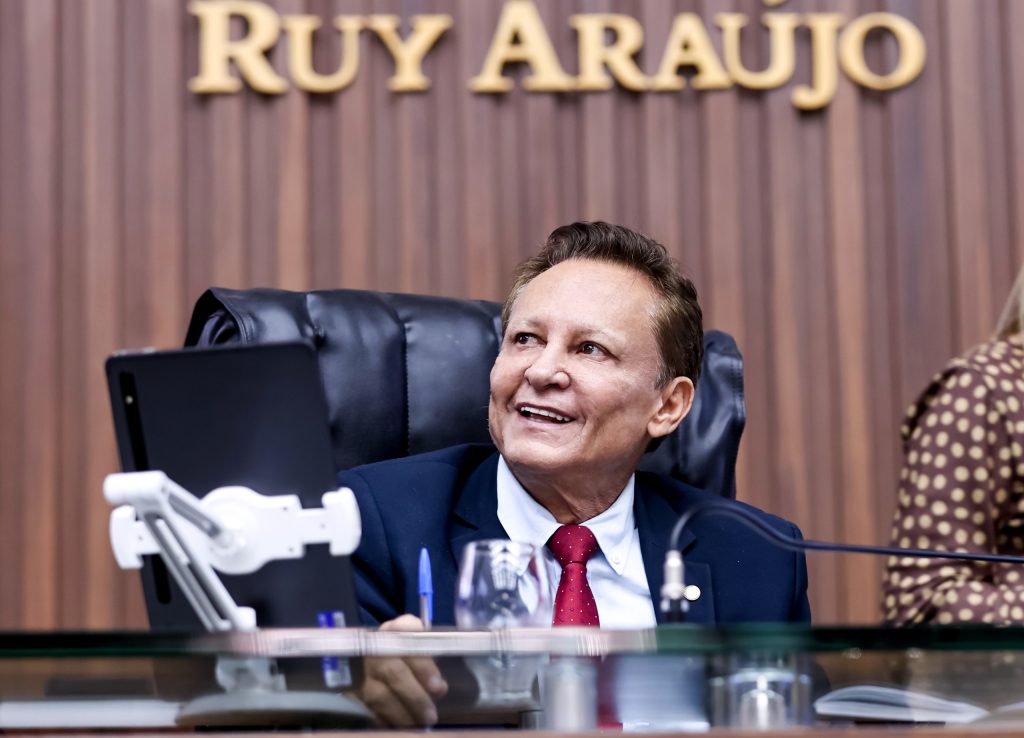 Deputado Adjuto Afonso comemora reajuste de auxílio para pessoas com sequelas da hanseníase