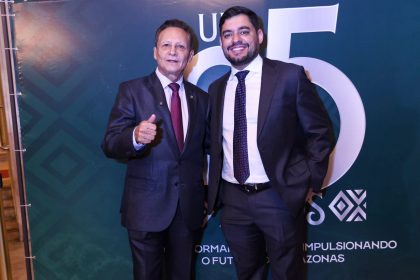 Deputado Adjuto Afonso reforça papel estratégico da UEA durante posse de novo reitor