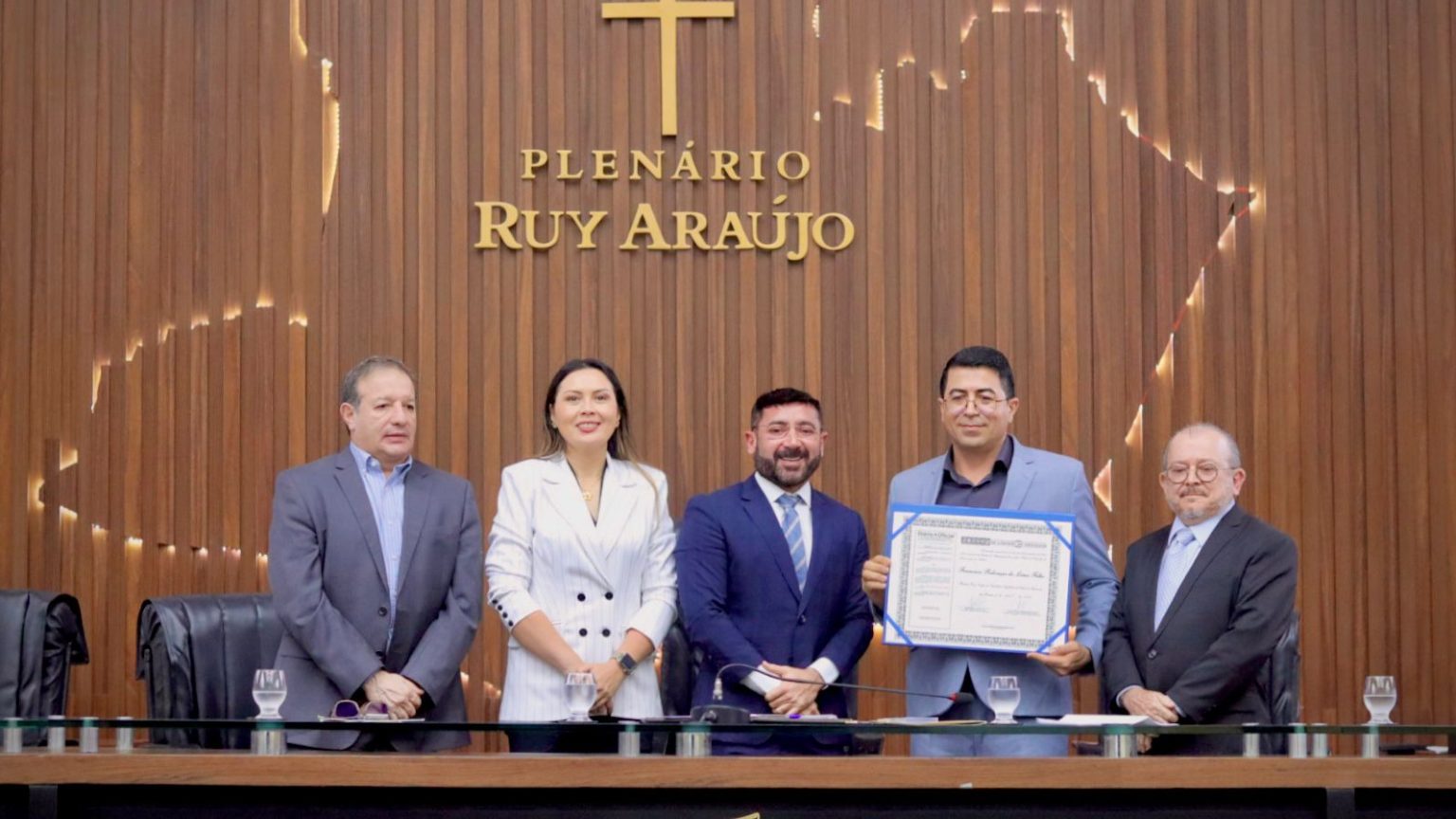 Deputado Carlinhos Bessa concede Título de Cidadão e reconhece trajetória do empresário Francisco Rebouças no Amazonas