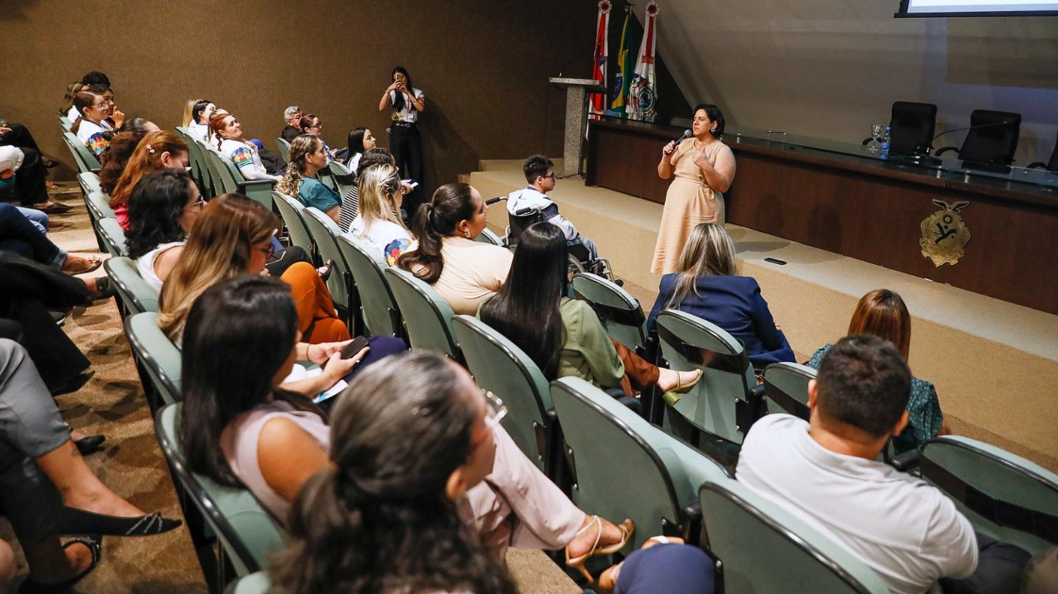 Diretoria de Saúde da Aleam realiza ciclo de palestras sobre autismo na Semana de Conscientização